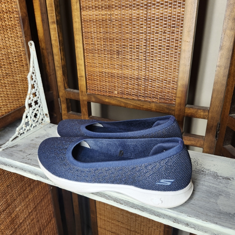 Sketchers goga mat shoes